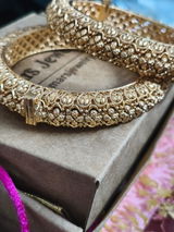 Isha Tripathi review photo