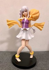 R. review photo