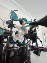 C.M. review photo