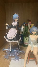 J. review photo