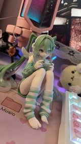 aria w. review photo