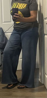 Dee review photo