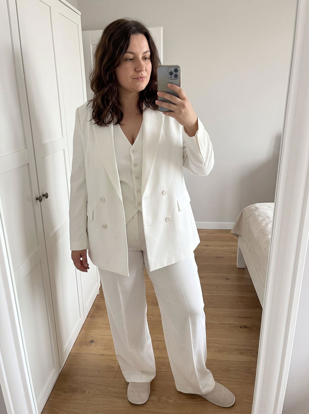 SoloveDress Women's White 3 Piece Notch Lapel Solid Suit Set (Blazer+Vest+Pants)