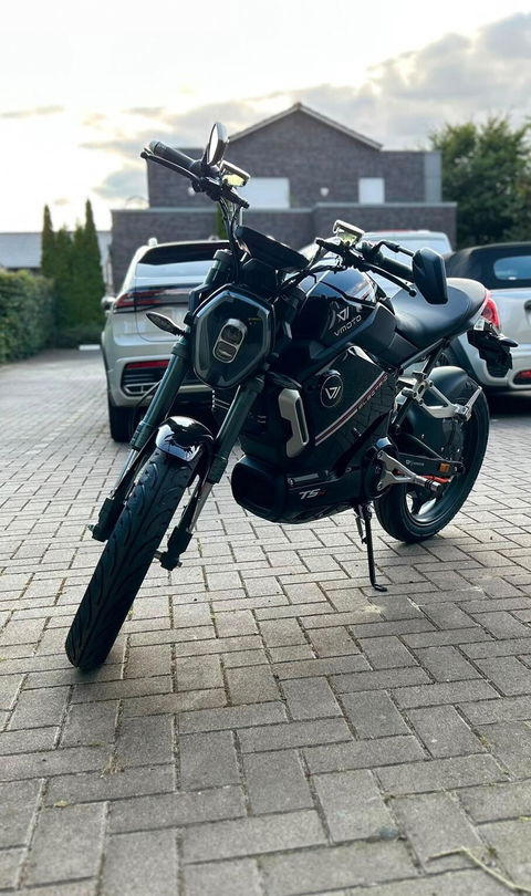 VMOTO TSX 72V - Leistungsstarker 45 km/h Elektroroller im Motorrad-Design
