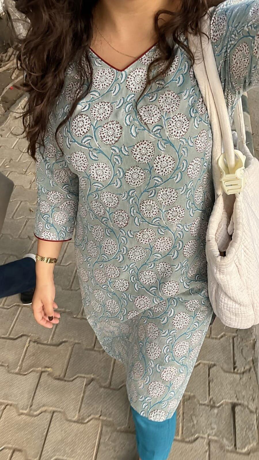 Sootisyahi ' Daisy Chain ' Azofree Handblock Printed Pure Cotton Kurti