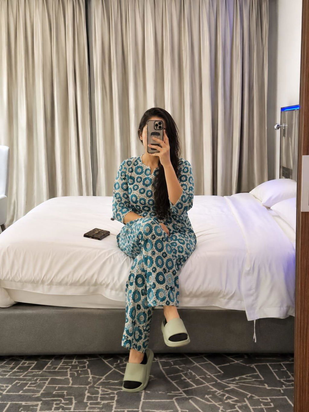 Sootisyahi 'Summer Glory ' Azofree Handblock Printed Pure Cotton Night Suit
