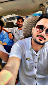 Zeeshan zeshi review photo