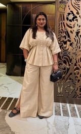 Sandhya review photo