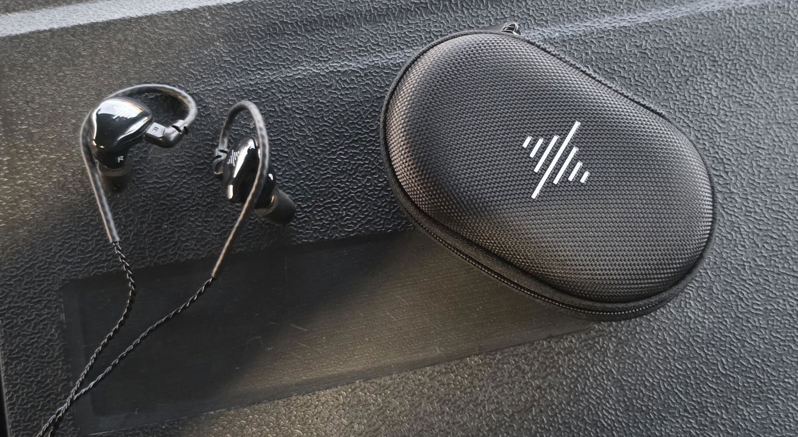 Soundbrenner Wave 有線イヤホン（IEM) 取り外し可能なマイク Wave インイヤーモニター | 15%オフ | 新学期セール