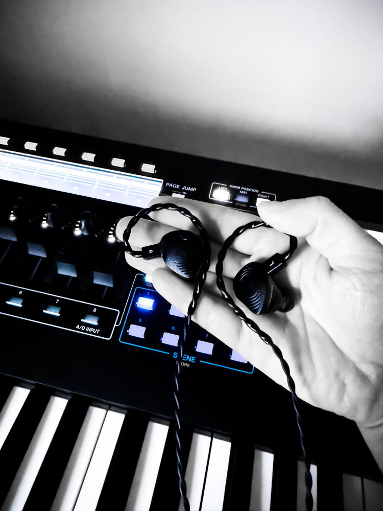 Customer photo of Wave Pro 2 in-ear monitors from SarayKeys
