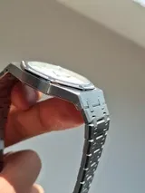 Anon review photo