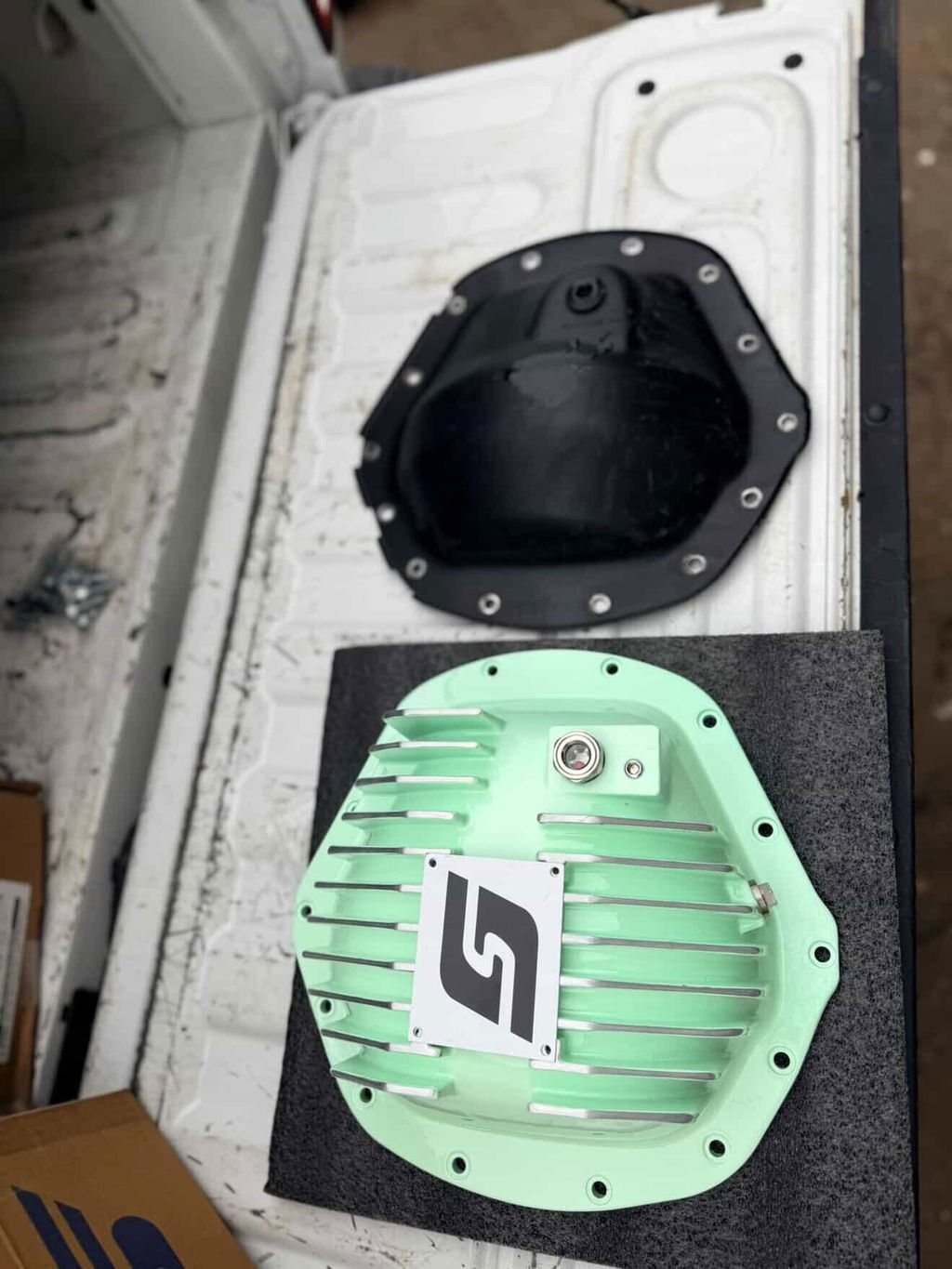 Differential Cover For AAM 11.5"/11.8″ 14 Bolts Rear Axle for 01-19 GM and 03-18 RAM | SPELAB