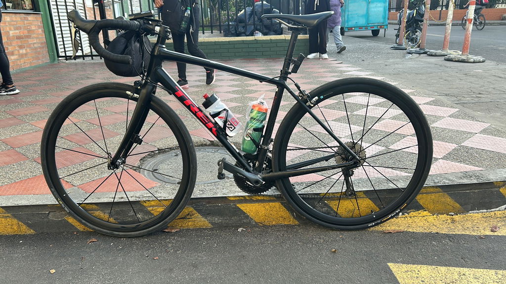 Set de ruedas livianas para bicicleta de ruta con freno de herradura SPR RACE R1216