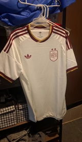 CAMISETA ESPAÑA CAMPEONA VISITA 26/27 HOMBRE (VERSIÓN JUGADOR)