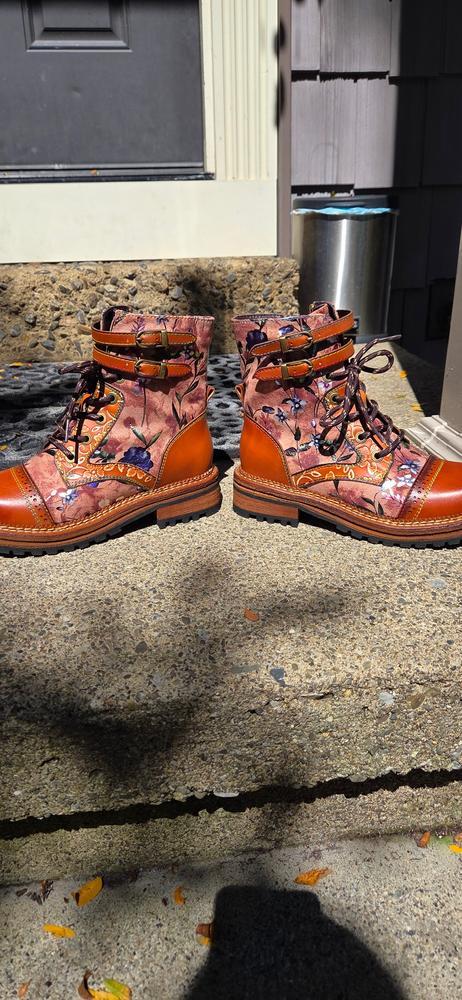 アシュタールジュエリー　ディバインクオーツ（スイートドリーム ） Women's L'Artiste Alltheway Floral Ankle Boots - Spring Step Shoes
