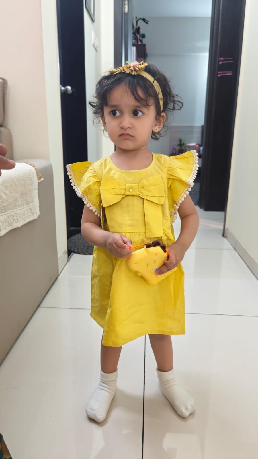 Amruta Dube review photo
