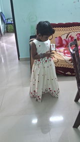 Nithya uthaman review photo