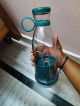 K.M. review photo