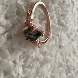 p**e review photo