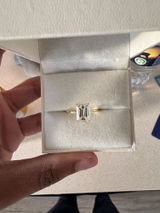 Moni C. review photo