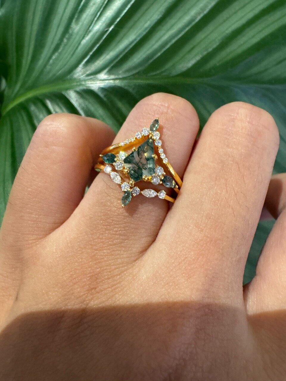Sylvie’s Chevron | Kite Cut Green Moss Agate Engagement Ring Set 3pcs