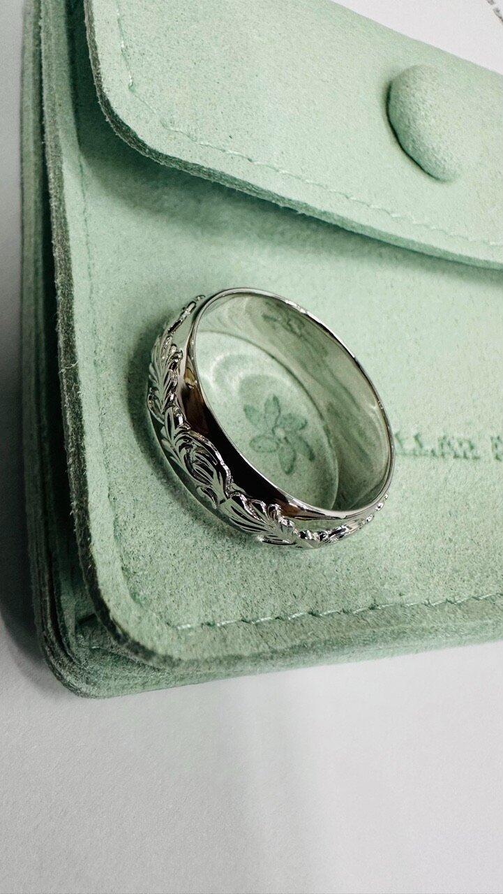 Arthur’s Oak | Timeless Noble Wedding Band