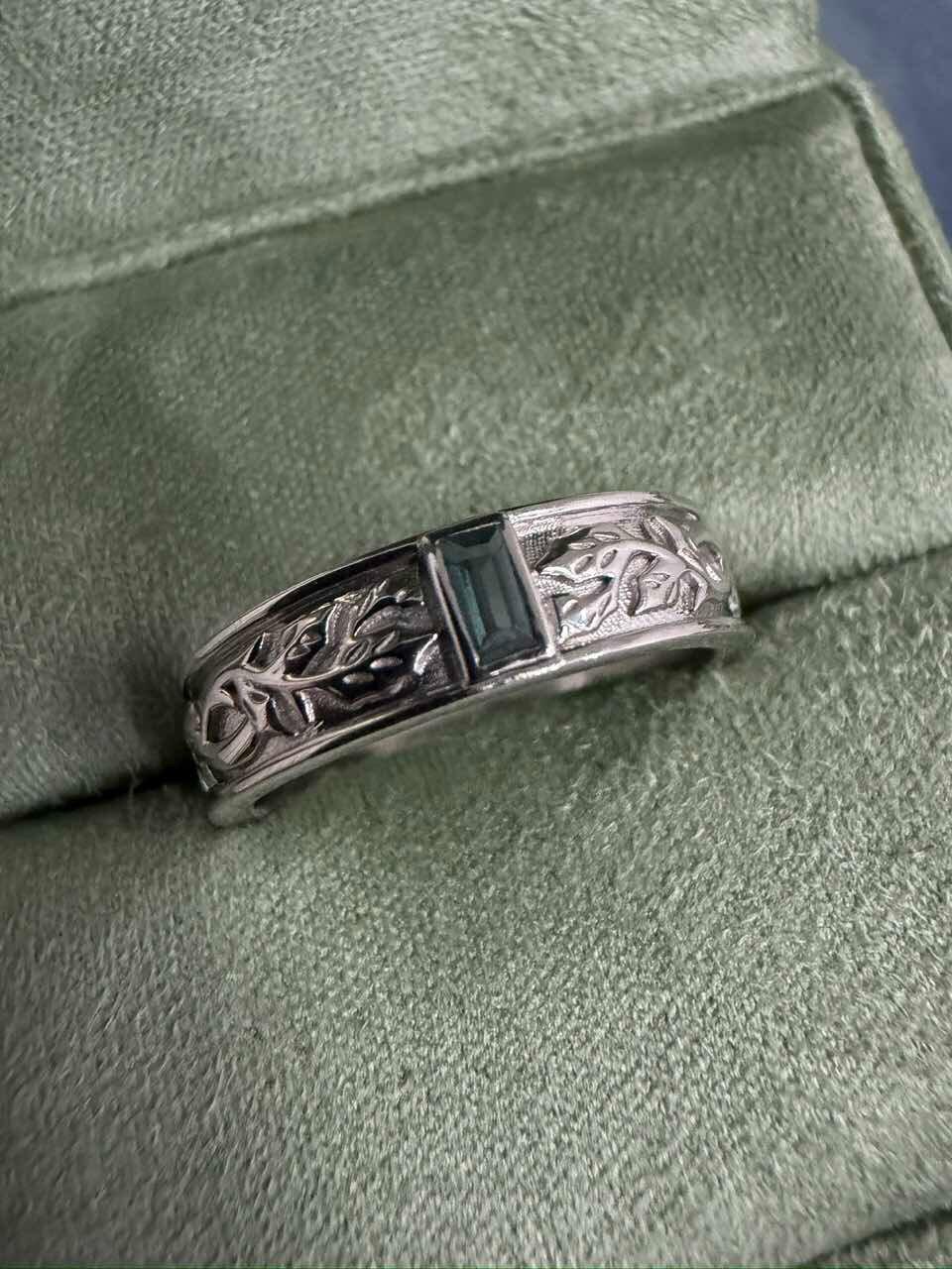 Orion’s Keystone | Baguette Green Sapphire Men’s Band