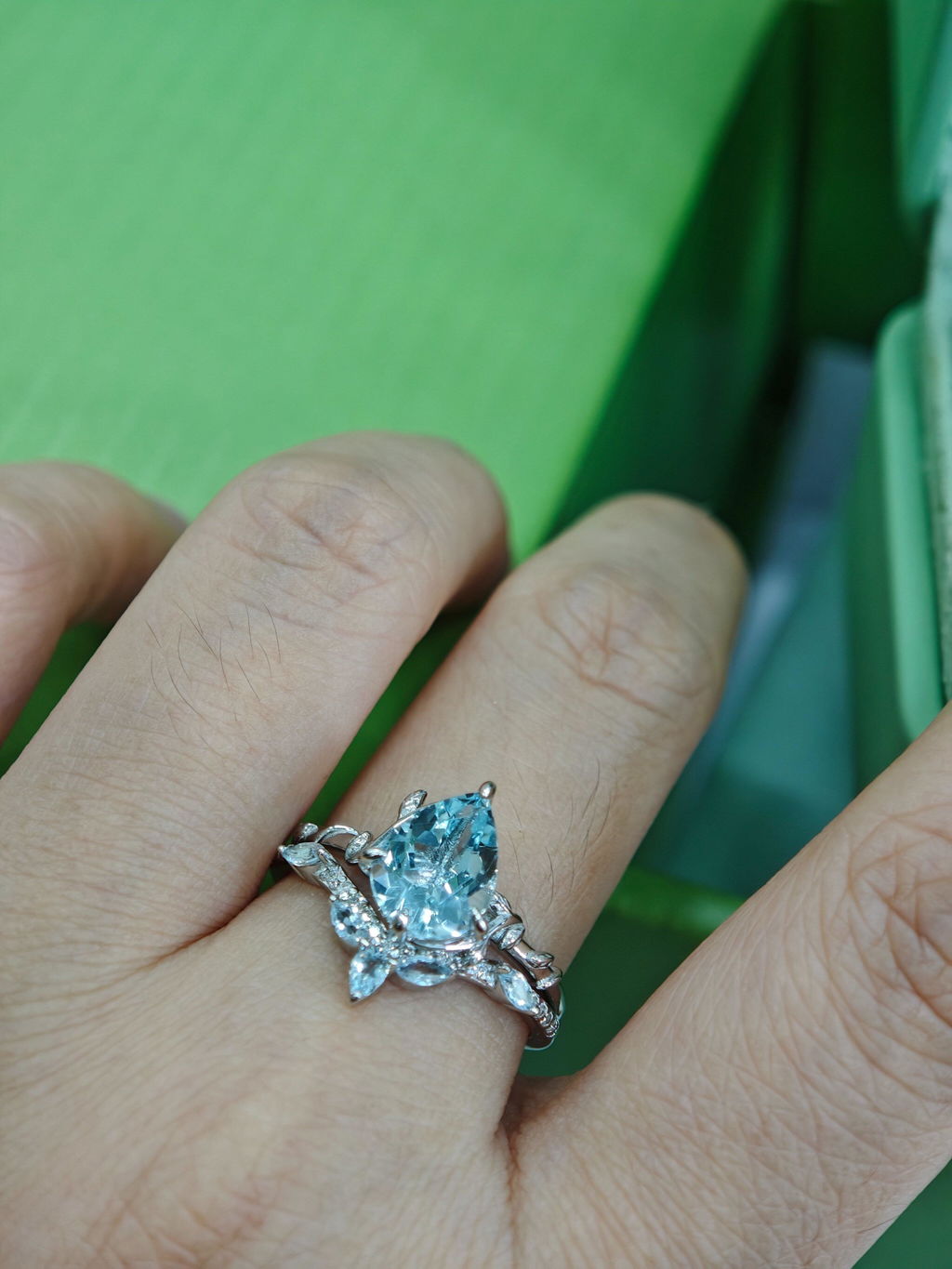Rosalind’s Verdure | Pear Cut Moss Agate Foliage Bridal Duo
