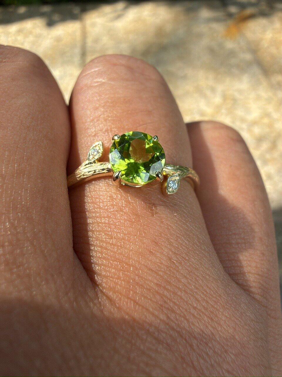 Ivy’s Verdant | Round Peridot Vine Engagement Ring