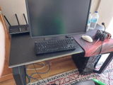M. review photo