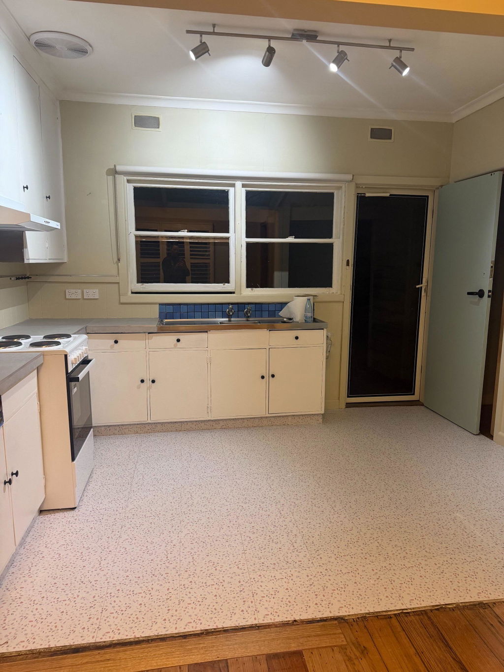 Sharna W. customer photo