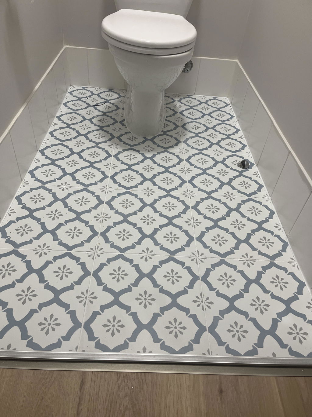 Vinyl Floor Stick on Tile - Blue Flower (Factory Seconds)