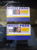 LEELOO Multi Pass – Sticker pour carte bancaire, disponible en deux formats.