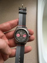 H review photo
