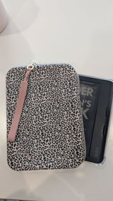 Mon V. review photo