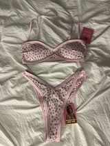 H review photo