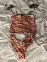 H review photo