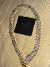Izan M review photo