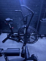 Liam Arnell review photo
