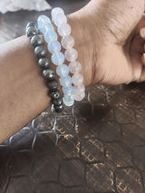 Priya Naik review photo