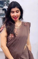 Rashmi Munjal review photo