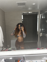 La G. review photo