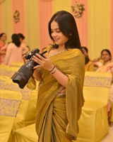 Ayushi Dubey review photo