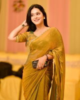 Ayushi Dubey review photo