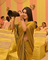 Ayushi Dubey review photo