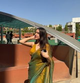 Isha Sharma review photo