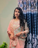 Tejaswini Gupta review photo