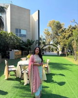 tanya khannaa review photo