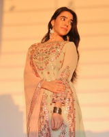 tanya khannaa review photo