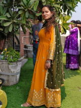 neetu ojha review photo